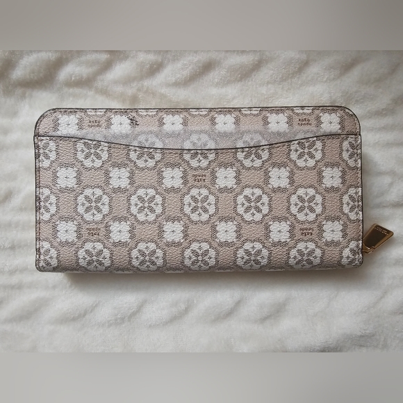 Kate Spade Wallet - Picture 5 of 7